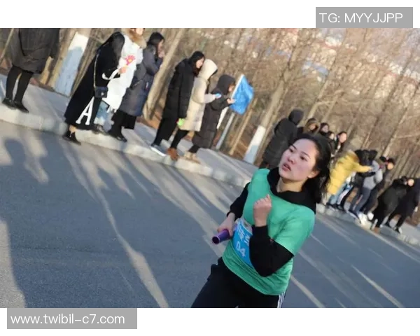 步履绘芳华 奔驰逐荣光 高校学生跑步接力赛举行